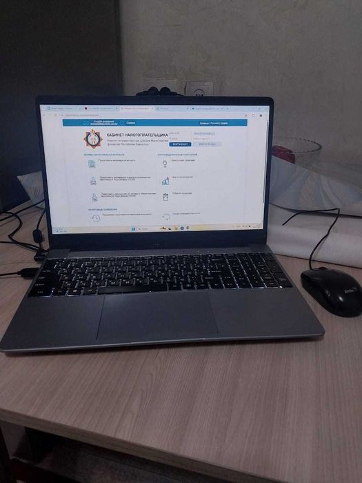 Наутбук озу 8, память 500гб.