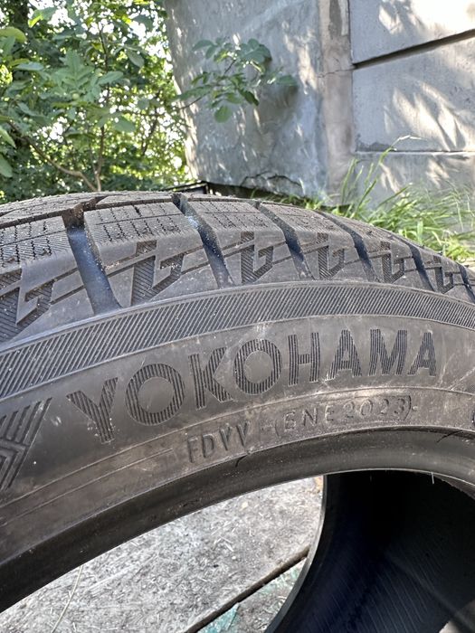 235/45/18 Yokohama