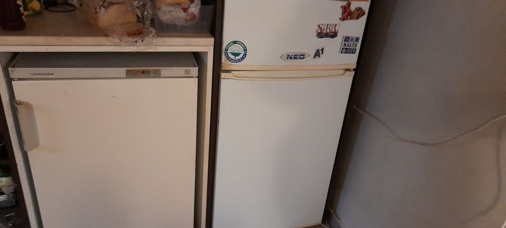 Продавам хладилник и фризер
