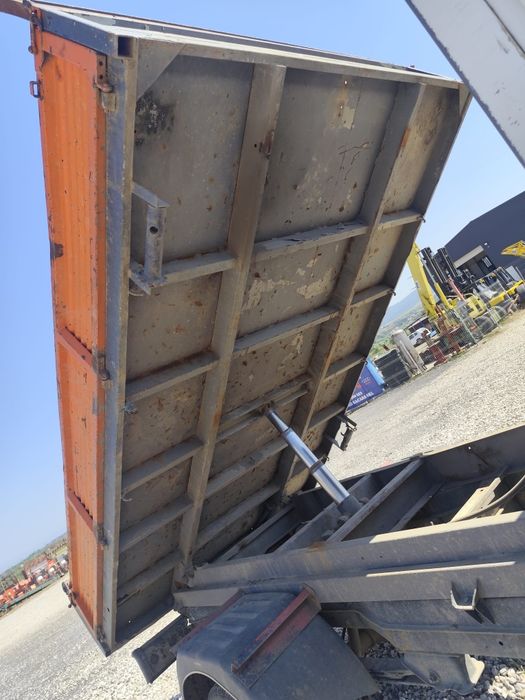 Camionetă basculabila mercedes sprinter pe dublu