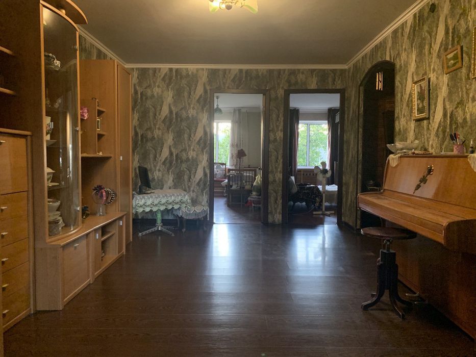 Мукуми улица Спортовары продается трёхкомнатная квартира