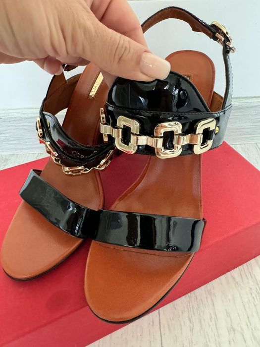 Продам босоножки BASCONİ