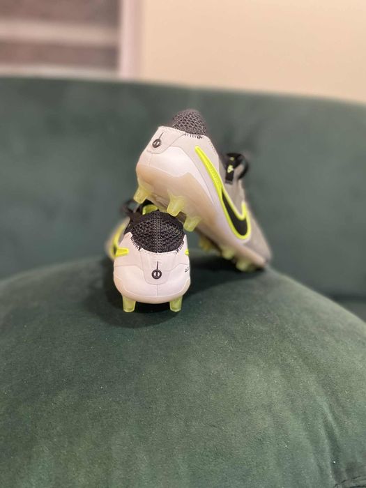 Футболни обувки NIKE LEGEND 10 ELITE FG