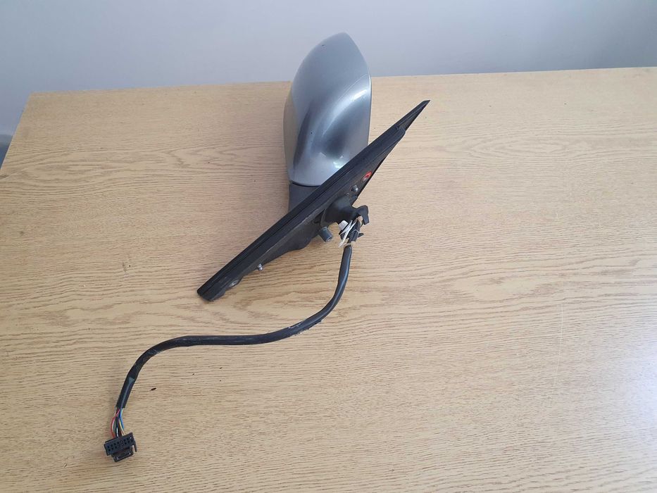 Дясно огледало с ел. прибиране Audi A4 B8