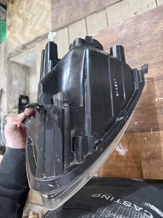 Фара гранта правая