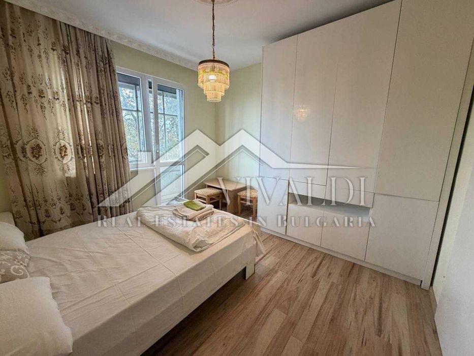 Продава се Четиристаен апартамент в Варна, Колхозен пазар - 90 кв.м за 1967 €/кв.м - Снимка #7