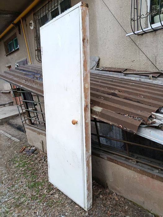 Продам дверь с касетой