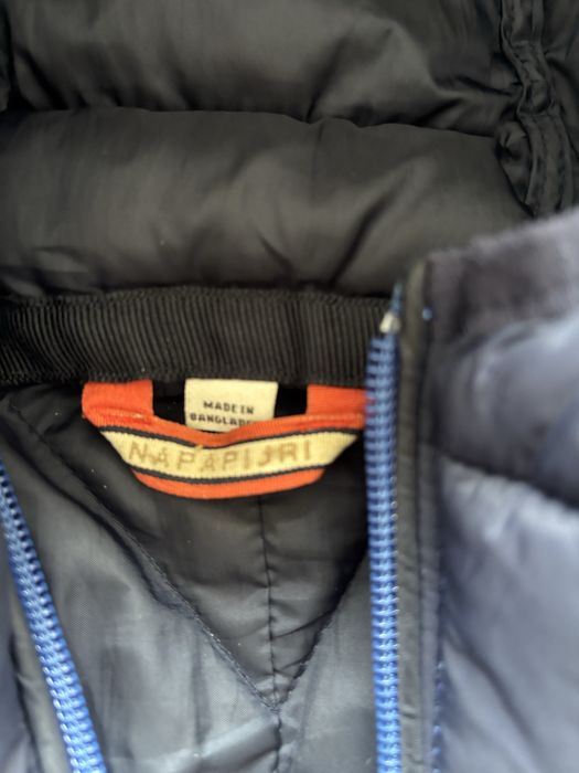 Продавам яке Napapijri