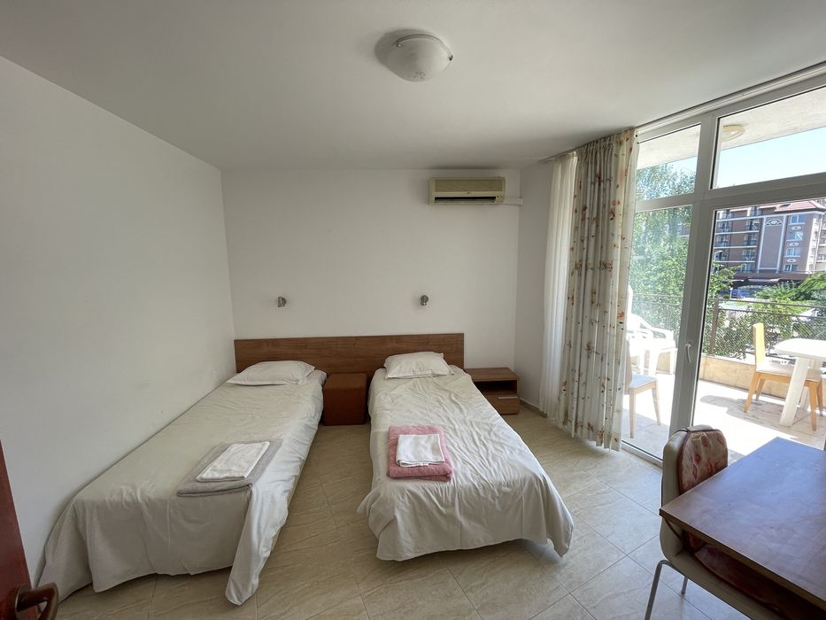 Дава се под наем Тристаен апартамент в к.к. Слънчев бряг - 90 кв.м за 382.5 € - Снимка #2