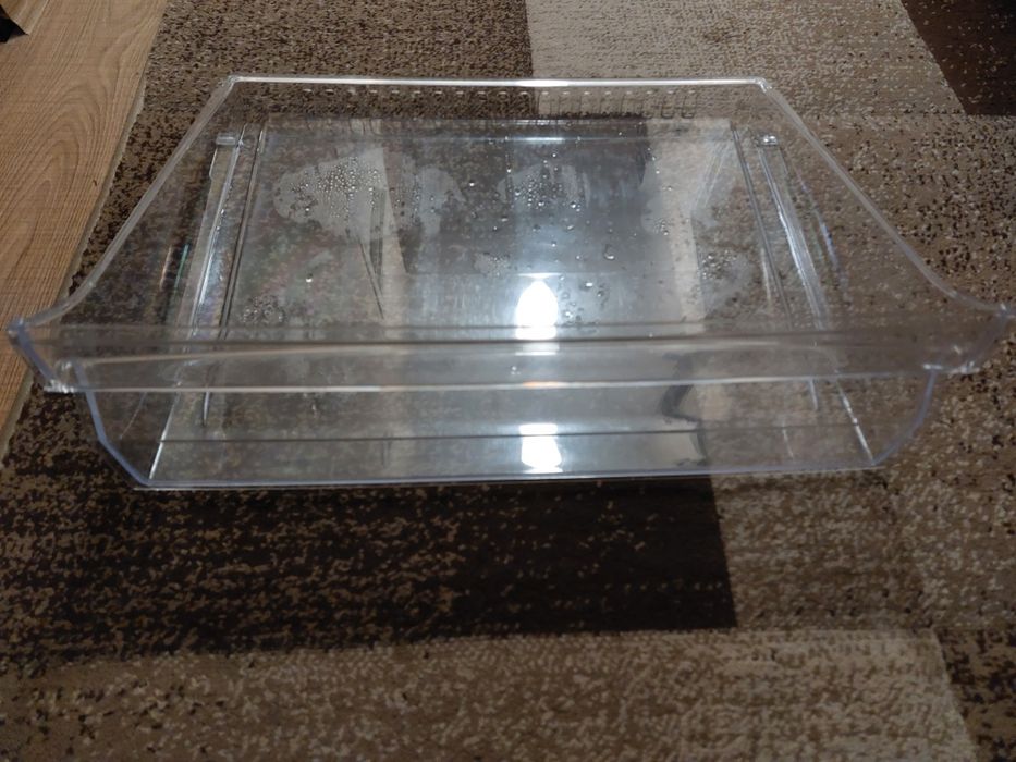 Чекмеджета, стъкло и рафт за бутилки за комбиниран хладилник Electrolu