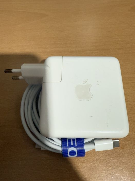 Incarcator Macbook Pro 67w cu cablu C-C