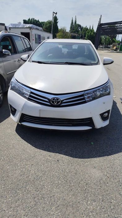 Тойота королла Toyota Corolla 2015