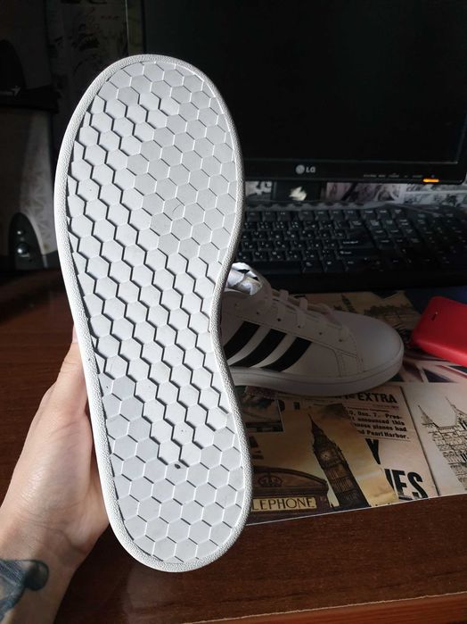 Adidas Superstar low-top sneakers. Оригинальные.