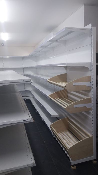 Стеллажи магазина