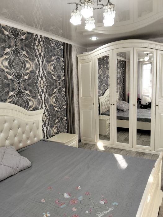 Продам спальный гарнитур