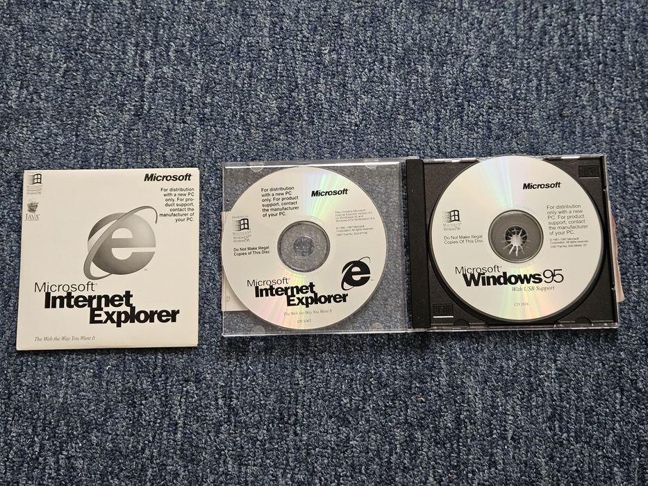 Microsoft Windows 95 + Internet Explorer, Windows 98, Windows 7 cd / dvd EN