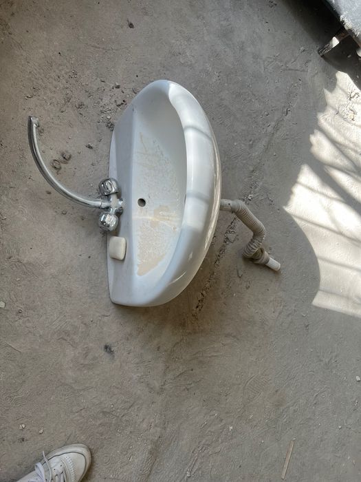 Ванна чугун, унитаз, умывальник в отличном состоянии БУ