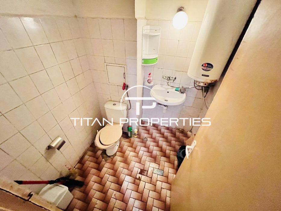 Дава се под наем Тристаен апартамент в Бургас, Възраждане - 70 кв.м за 306 € - Снимка #4