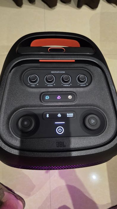 JBL PARTYBOX 320 с включени 2 миркофона