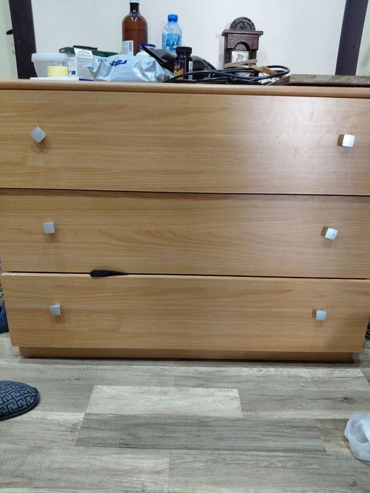 Продавам италиянски спален комплект