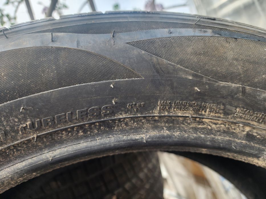 Шина для автомобиля