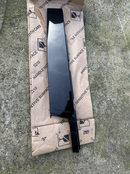 VW Polo 2018 лява и дясна лайсна на вратата НОВИ ОЕ
