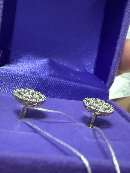 Бриллиантовые пусеты