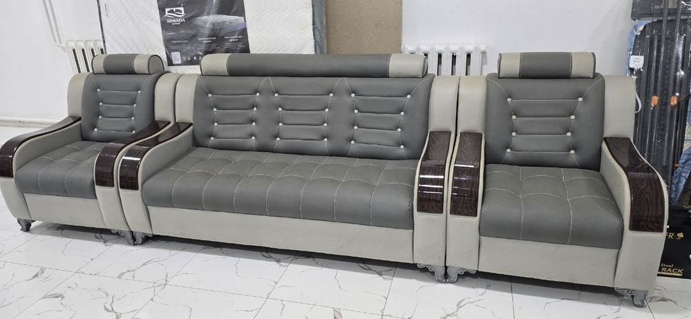 Mehmonxona yumshoq mebeli