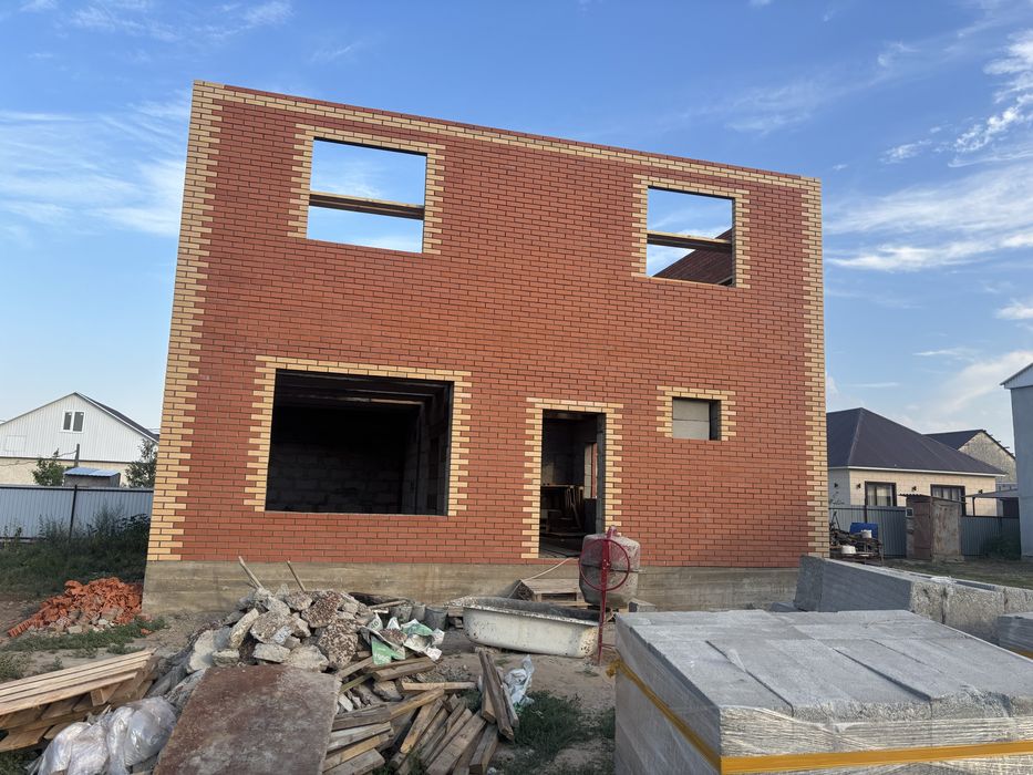 Недостроиен Коттедж район Деркул возле школ