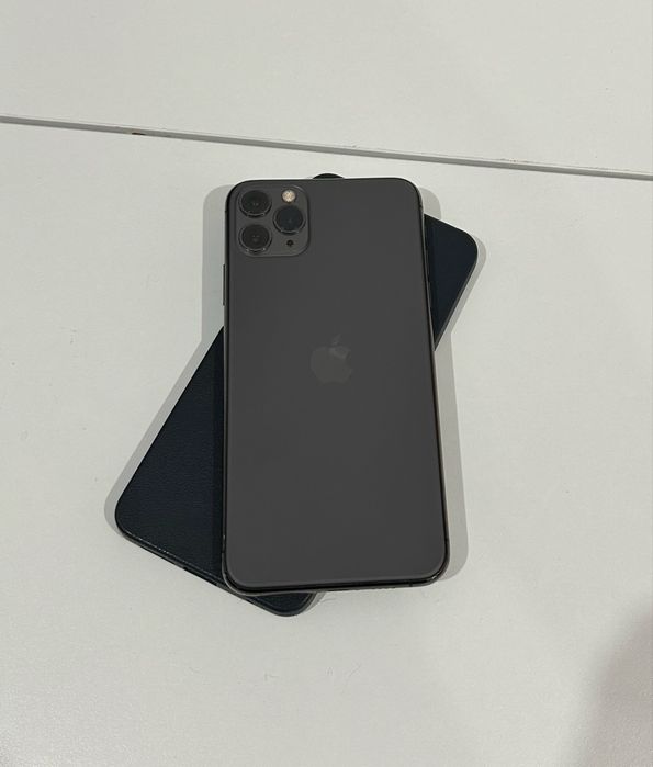 Продам iPhone 11 Pro Max в идеальном состоянии