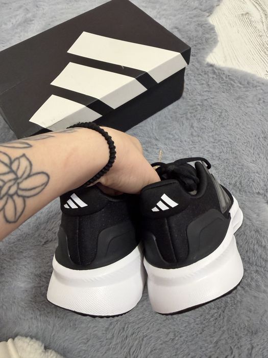 Оригинални маратонки Adidas