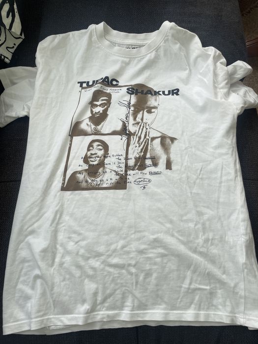 Продавам тениски и потници по 2 евро за брой втора употреба.Мъжки.