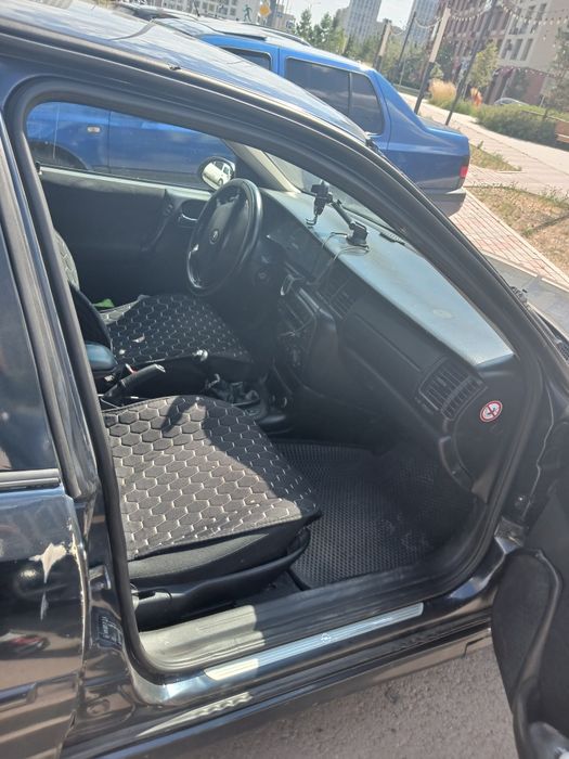 Opel vectra 1.8 2000г.