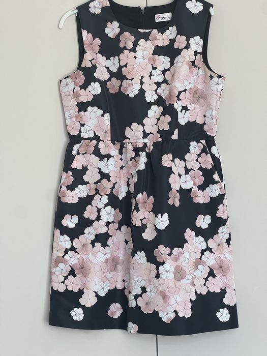 Платье Red Valentino 5000тг.