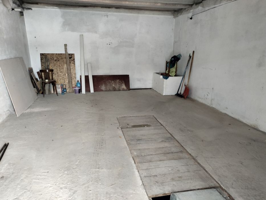 Продам большой гараж.