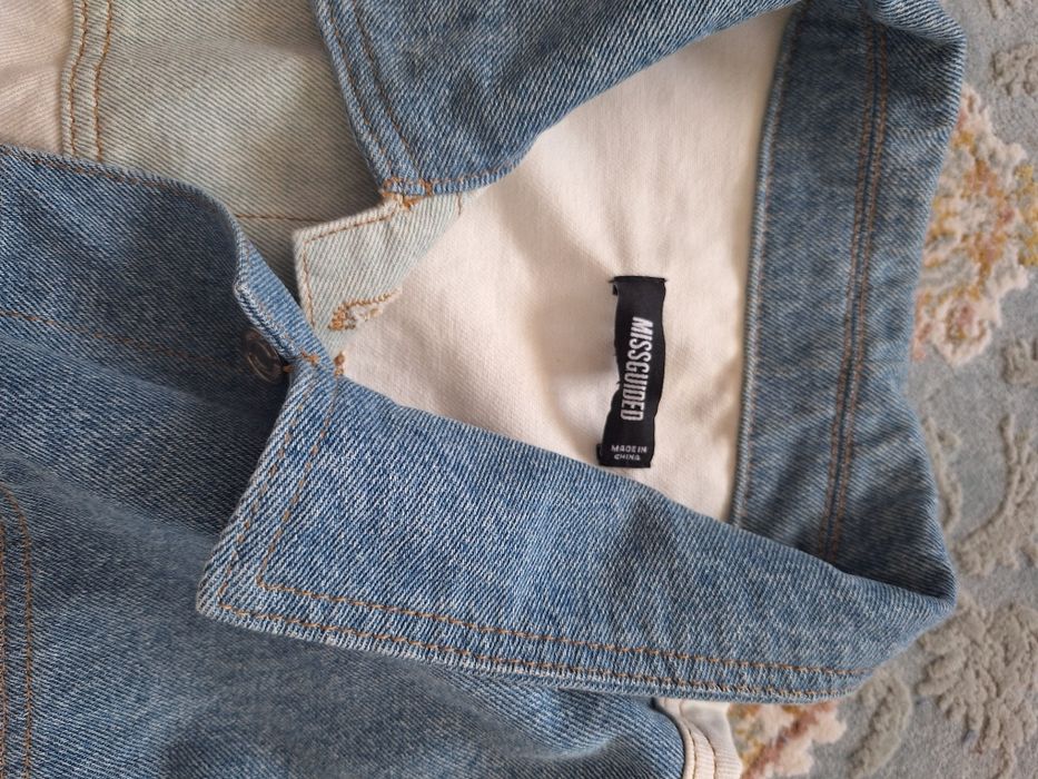 Geaca de blugi in doua culori