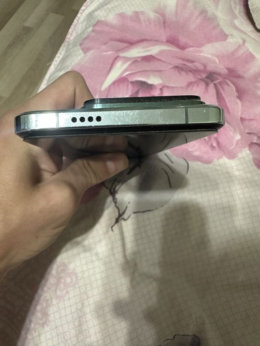 Телефон xiaomi 14 pro