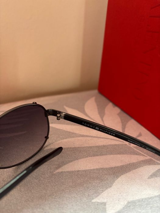 Оригинални слънчеви очила Tommy Hilfiger