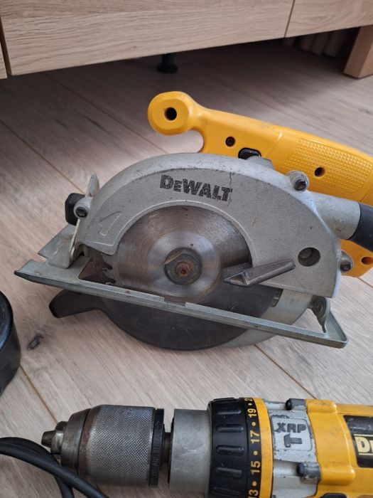 Dewalt комплект винтоверт и ръчен циркуляр  с 2 батерии и зарядно
