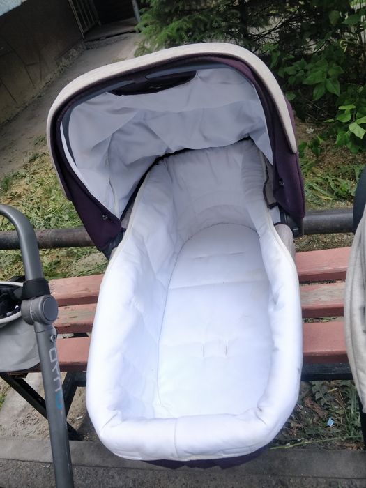 Продам две коляски по одной цене