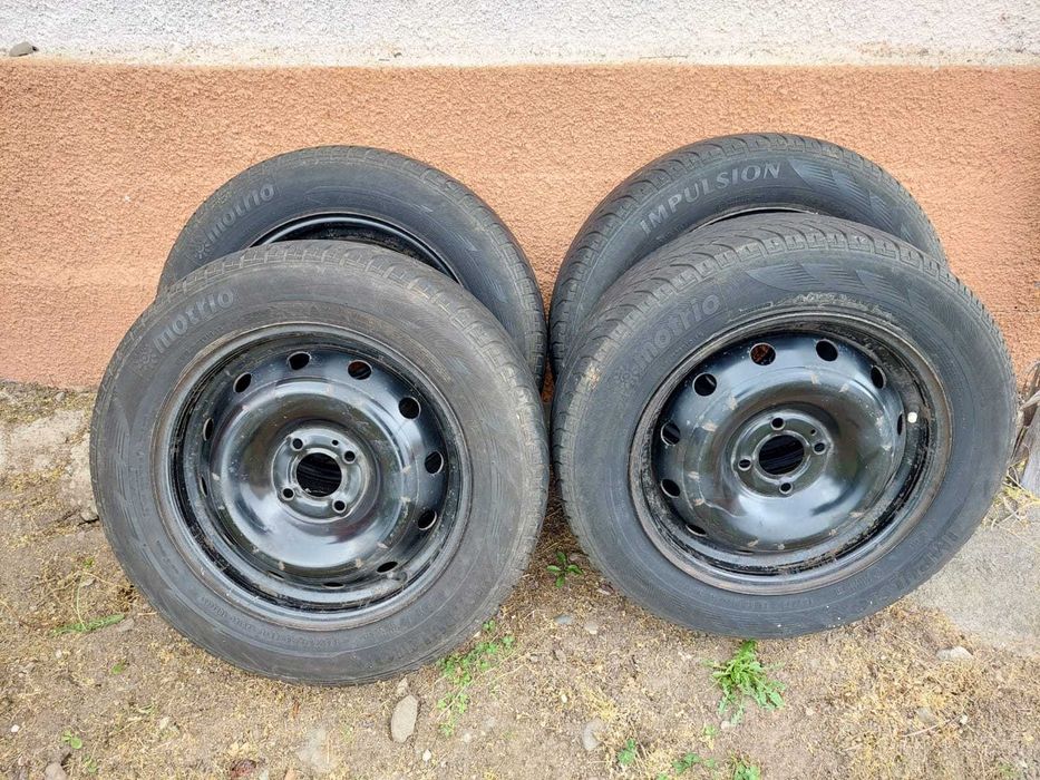 vand 4 jante Ford 15'(Originale) si 4 jante de Logan 15' vechi