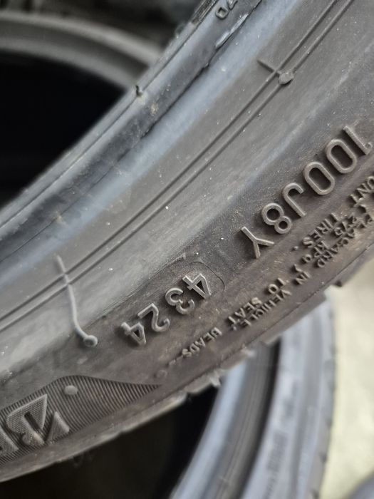 255/35R21 Bridgestone