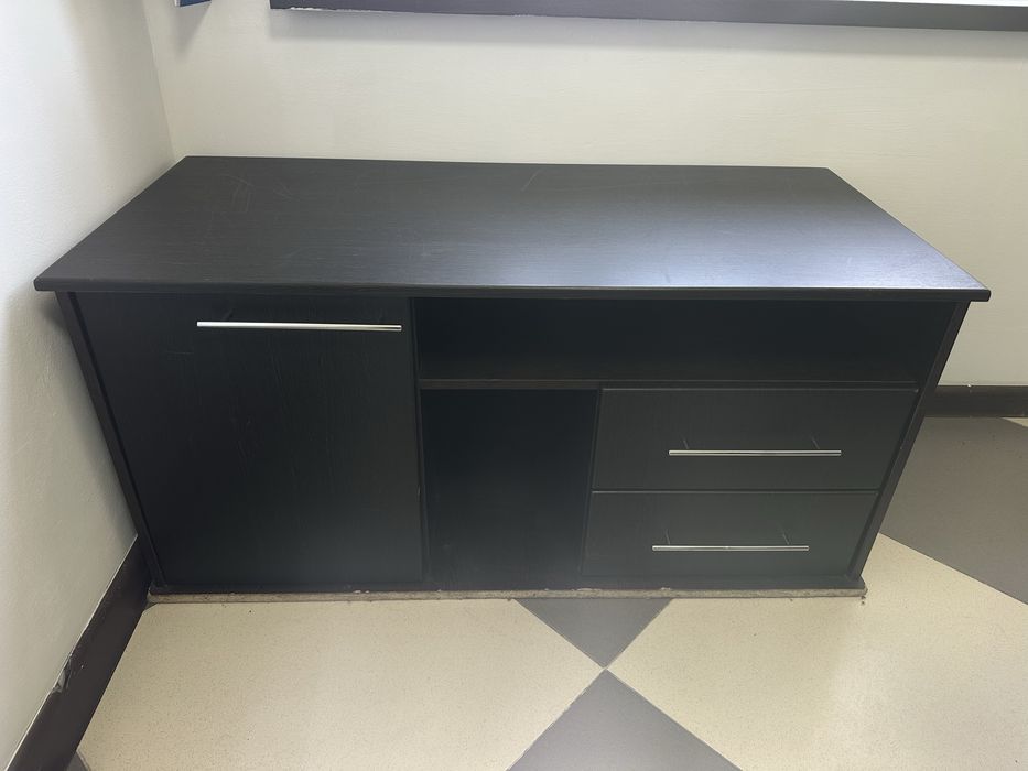 Стол руководителья с креслом.