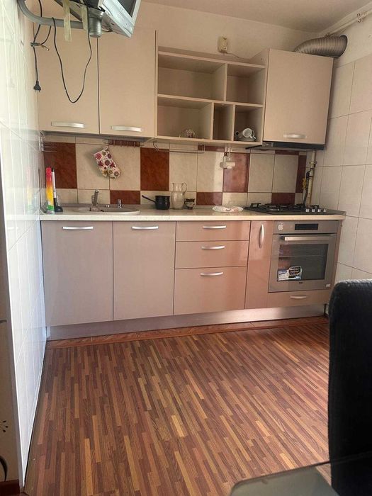 Vând apartament 3 camere, 68,82 mp utili, Găești, str. Cuza Vodă (fostă Nicolae Titulescu)