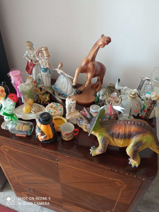 Bibelouri,căni porțelan,