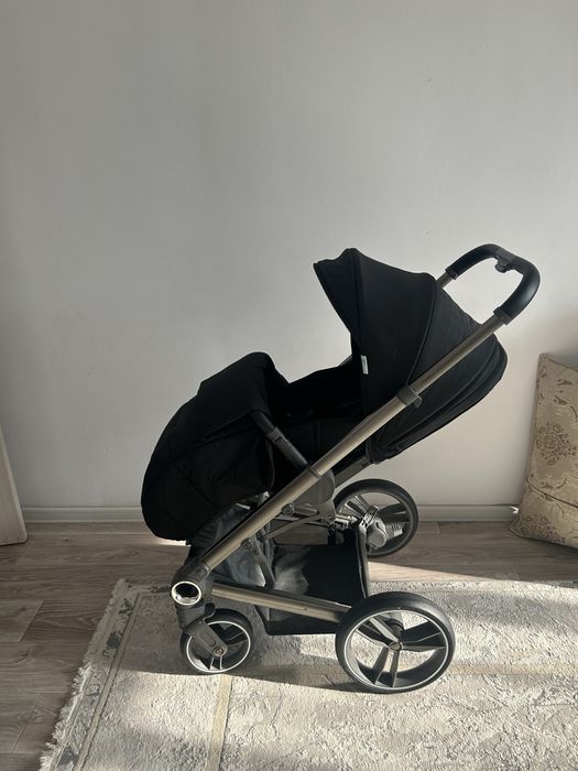 Продам коляску 2в1