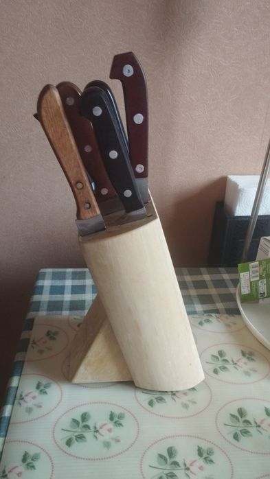 Подставка для ножей