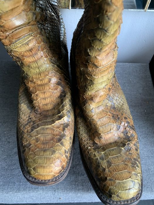 Cizme piele de sarpe python 275 lei