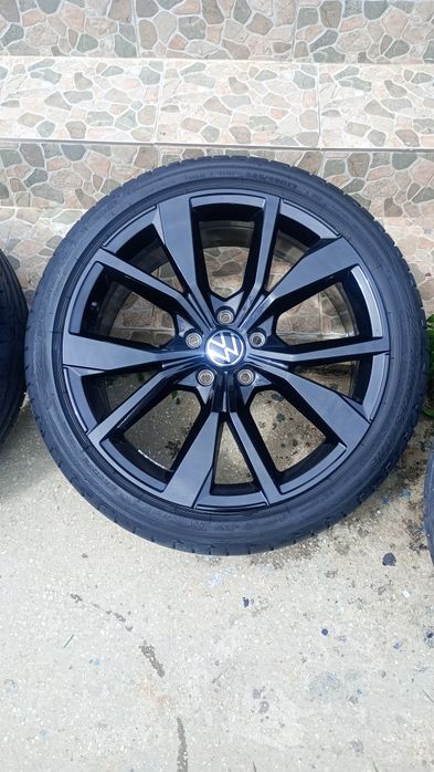 vand jante pe 19 R- line style vw  passat model misano black gloss