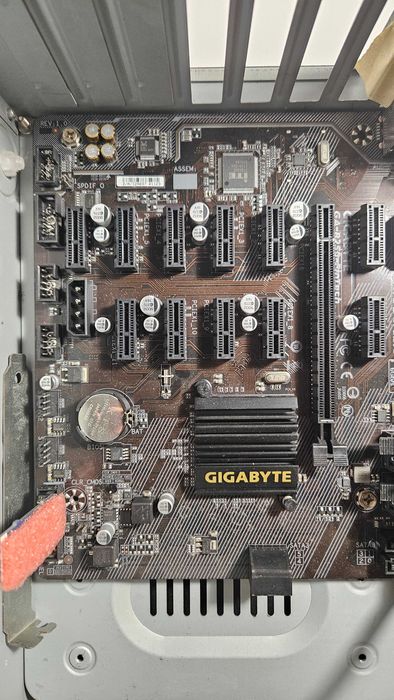 Gigabyte B250-FINTECH Motherboard Socket 1151